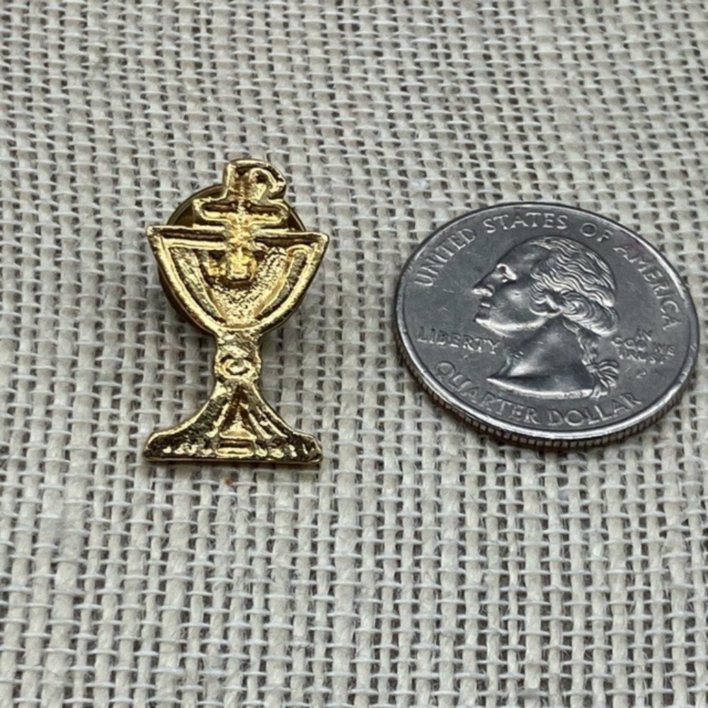 Ballou Chalice Tack Pin Brooch Gold Church Pyx Host Eucharist Catholic Anglican